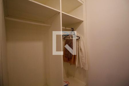 Closet da suíte de apartamento à venda com 4 quartos, 178m² em Jardim Paulistano, São Paulo