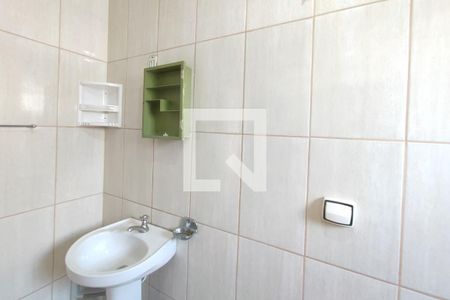 Banheiro de casa para alugar com 1 quarto, 70m² em Jardim Ipaussurama, Campinas