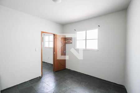 Quarto de apartamento para alugar com 1 quarto, 26m² em Centro, Nilópolis