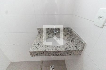 Banheiro de apartamento para alugar com 1 quarto, 28m² em Vila Dom Pedro Ii, São Paulo