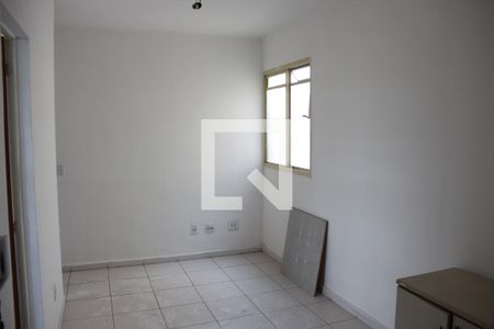 Sala de apartamento à venda com 2 quartos, 44m² em Califórnia, Belo Horizonte