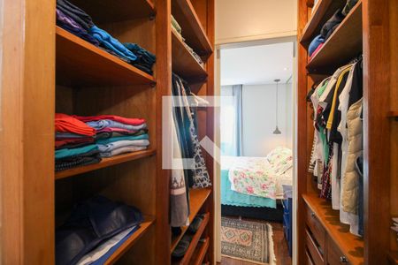 Closet da Suíte 1 de casa à venda com 4 quartos, 265m² em Sumaré, São Paulo