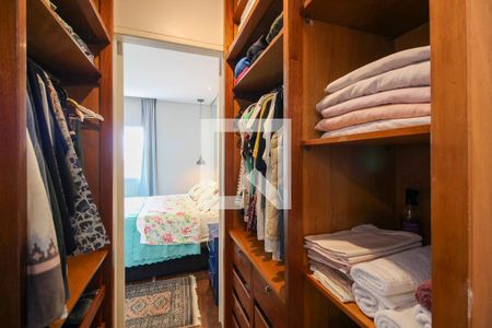 Closet da Suíte 1 de casa à venda com 4 quartos, 265m² em Sumaré, São Paulo