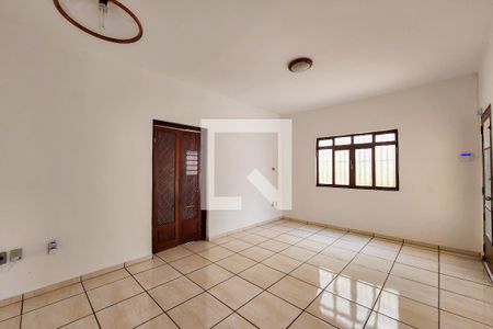 Sala  de casa para alugar com 4 quartos, 260m² em Centro, Jacareí