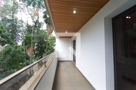 Varanda da sala de apartamento para alugar com 5 quartos, 280m² em Cambuí, Campinas