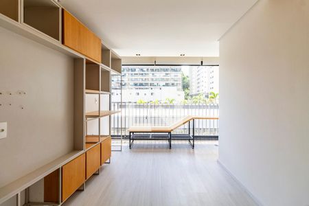 Sala de apartamento à venda com 3 quartos, 70m² em Pinheiros, São Paulo