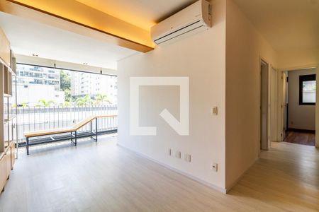 Sala de apartamento à venda com 3 quartos, 70m² em Pinheiros, São Paulo