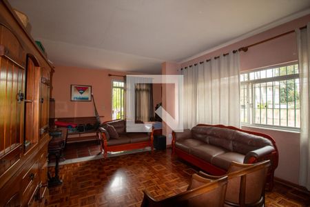 Casa à venda com 760m², 5 quartos e 3 vagasSala