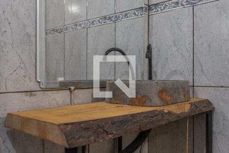 Banheiro de apartamento para alugar com 1 quarto, 63m² em Humaitá, Porto Alegre