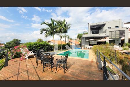 Casa de condomínio à venda com 300m², 4 quartos e 4 vagas Casa de condomínio à venda com 300m², 4 quartos e 4 vagasPiscina