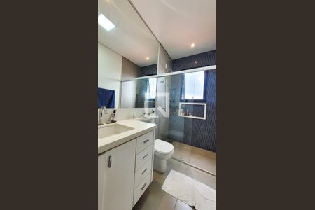 Casa de condomínio à venda com 300m², 4 quartos e 4 vagas Casa de condomínio à venda com 300m², 4 quartos e 4 vagasBanheiro Social 1