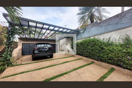 Casa de condomínio à venda com 300m², 4 quartos e 4 vagas Casa de condomínio à venda com 300m², 4 quartos e 4 vagasGaragem