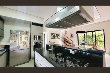 Casa de condomínio à venda com 300m², 4 quartos e 4 vagas Casa de condomínio à venda com 300m², 4 quartos e 4 vagasCozinha