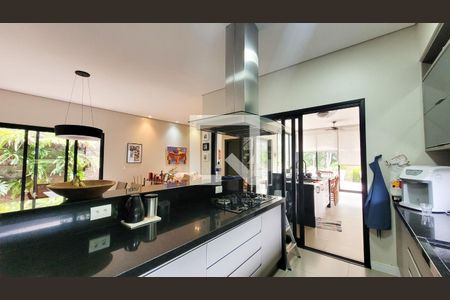 Casa de condomínio à venda com 300m², 4 quartos e 4 vagas Casa de condomínio à venda com 300m², 4 quartos e 4 vagasCozinha