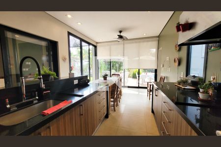 Casa de condomínio à venda com 300m², 4 quartos e 4 vagas Casa de condomínio à venda com 300m², 4 quartos e 4 vagasÁrea gourmet