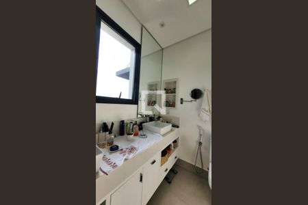 Casa de condomínio à venda com 300m², 4 quartos e 4 vagas Casa de condomínio à venda com 300m², 4 quartos e 4 vagasBanheiro da Suíte 1