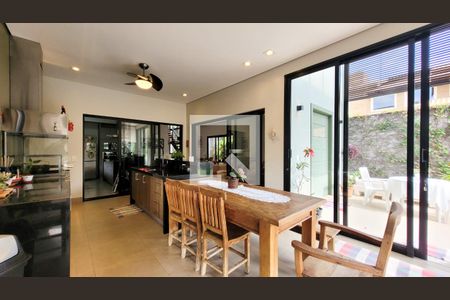 Casa de condomínio à venda com 300m², 4 quartos e 4 vagas Casa de condomínio à venda com 300m², 4 quartos e 4 vagasÁrea gourmet