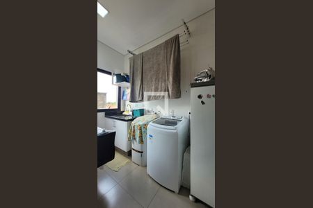 Casa de condomínio à venda com 300m², 4 quartos e 4 vagas Casa de condomínio à venda com 300m², 4 quartos e 4 vagasLavanderia