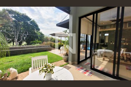 Casa de condomínio à venda com 300m², 4 quartos e 4 vagas Casa de condomínio à venda com 300m², 4 quartos e 4 vagasJardim