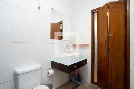 Casa à venda com 230m², 4 quartos e 4 vagas Casa à venda com 230m², 4 quartos e 4 vagasBanheiro Corredor