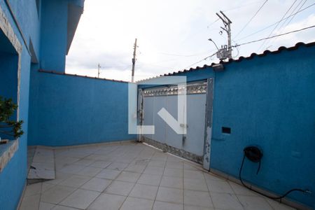Casa à venda com 230m², 4 quartos e 4 vagas Casa à venda com 230m², 4 quartos e 4 vagasÁrea externa