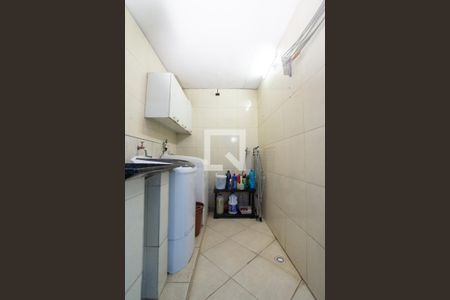 Casa à venda com 230m², 4 quartos e 4 vagas Casa à venda com 230m², 4 quartos e 4 vagasÁrea de Serviço