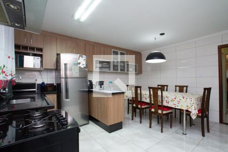 Casa à venda com 230m², 4 quartos e 4 vagas Casa à venda com 230m², 4 quartos e 4 vagasCozinha