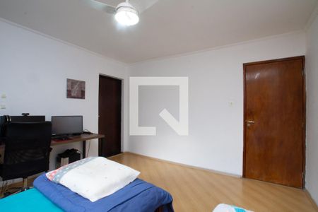 Casa à venda com 230m², 4 quartos e 4 vagas Casa à venda com 230m², 4 quartos e 4 vagasQuarto 2
