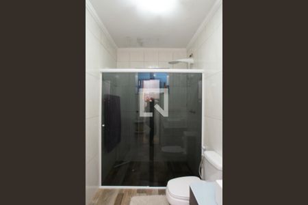 Casa à venda com 230m², 4 quartos e 4 vagas Casa à venda com 230m², 4 quartos e 4 vagasBanheiro Corredor