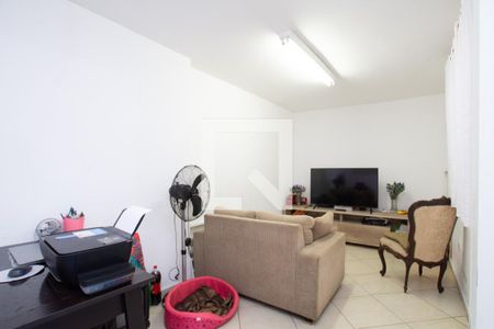 Casa à venda com 230m², 4 quartos e 4 vagas Casa à venda com 230m², 4 quartos e 4 vagasEdícula