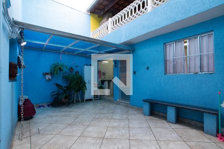 Casa à venda com 230m², 4 quartos e 4 vagas Casa à venda com 230m², 4 quartos e 4 vagasQuintal