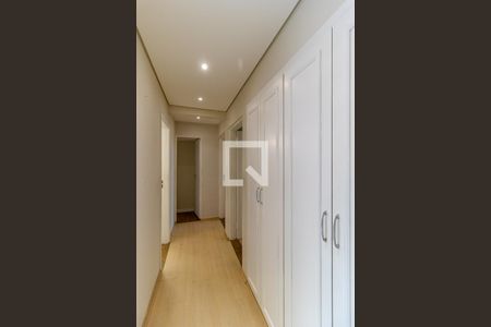 Corredor de kitnet/studio para alugar com 3 quartos, 134m² em Higienópolis, São Paulo