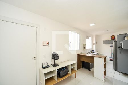 Sala de apartamento para alugar com 2 quartos, 40m² em Rubem Berta, Porto Alegre