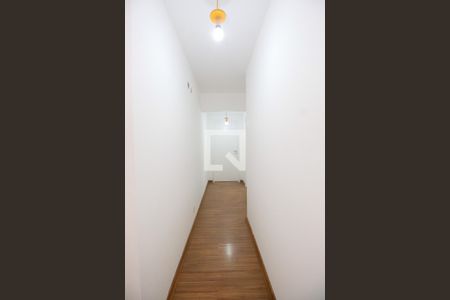 Corredor de apartamento para alugar com 2 quartos, 58m² em Jardim Henriqueta, Taboão da Serra