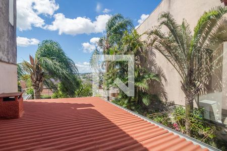 Vista de casa à venda com 3 quartos, 201m² em Medianeira, Porto Alegre