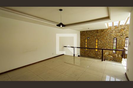 sala de casa para alugar com 4 quartos, 360m² em Pechincha, Rio de Janeiro