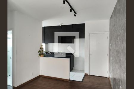 Sala de apartamento para alugar com 2 quartos, 50m² em Jardim Rodrigues Alves, Ferraz de Vasconcelos