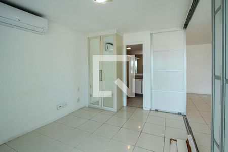 Quarto 1 suíte de apartamento para alugar com 2 quartos, 100m² em Barra da Tijuca, Rio de Janeiro