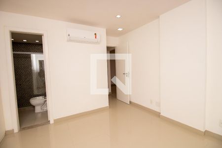 Quarto 1 de apartamento para alugar com 3 quartos, 105m² em Recreio dos Bandeirantes, Rio de Janeiro