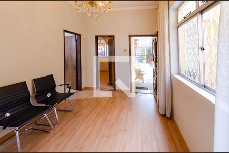 Sala de casa para alugar com 3 quartos, 321m² em Carlos Prates, Belo Horizonte