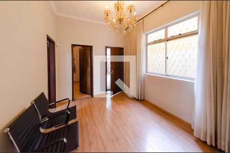 Sala de casa para alugar com 3 quartos, 321m² em Carlos Prates, Belo Horizonte