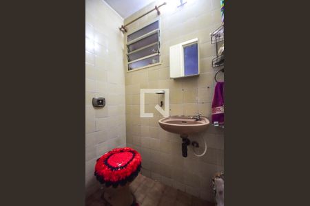 Lavabo de casa para alugar com 2 quartos, 104m² em Jardim Kuabara, Taboão da Serra