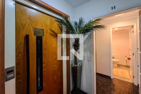 hall de entrada de apartamento para alugar com 4 quartos, 118m² em Chácara Klabin, São Paulo