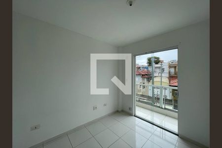 Quarto 2 de casa para alugar com 3 quartos, 80m² em Vila Guilhermina, São Paulo