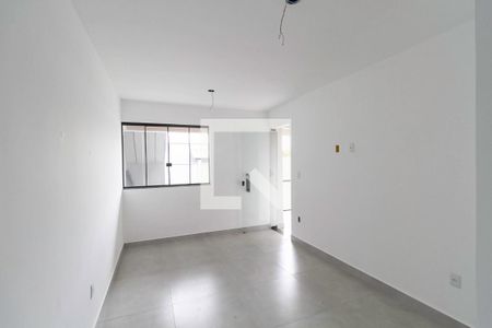 Sala  de casa de condomínio para alugar com 2 quartos, 95m² em Pedra Azul, Contagem