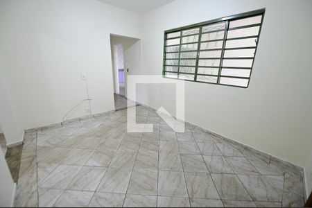 Sala de casa para alugar com 3 quartos, 180m² em Setor Coimbra, Goiânia