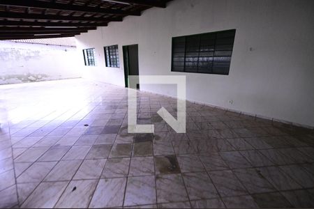 Área Externa de casa para alugar com 3 quartos, 180m² em Setor Coimbra, Goiânia