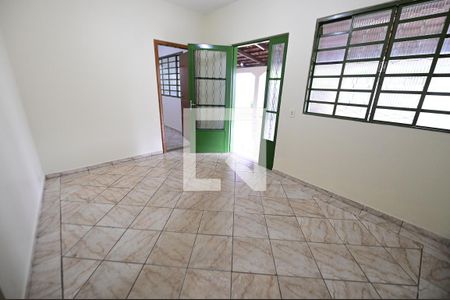 Sala de casa para alugar com 3 quartos, 180m² em Setor Coimbra, Goiânia