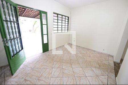 Sala de casa para alugar com 3 quartos, 180m² em Setor Coimbra, Goiânia