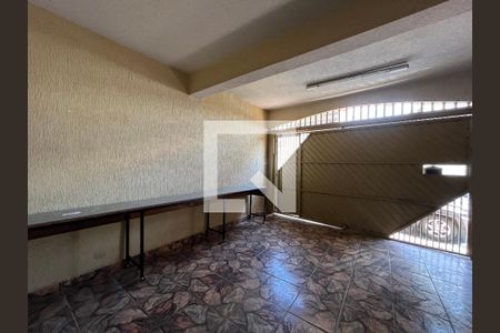 Garagem de casa para alugar com 3 quartos, 79m² em Vila Nova Amorim, Suzano